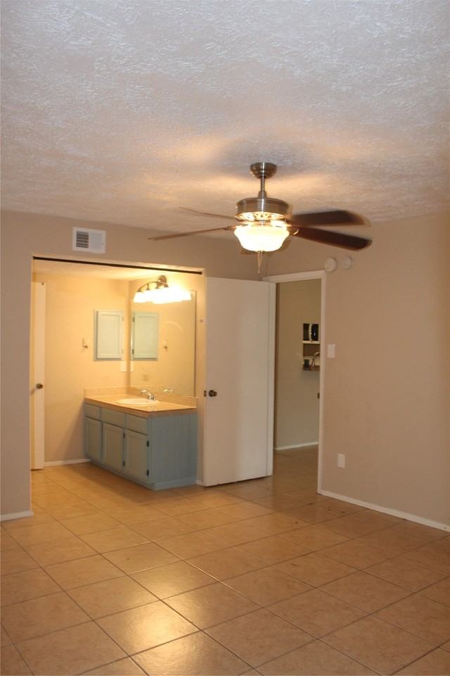 3314 Silverside Dr - Photo 6 of 16