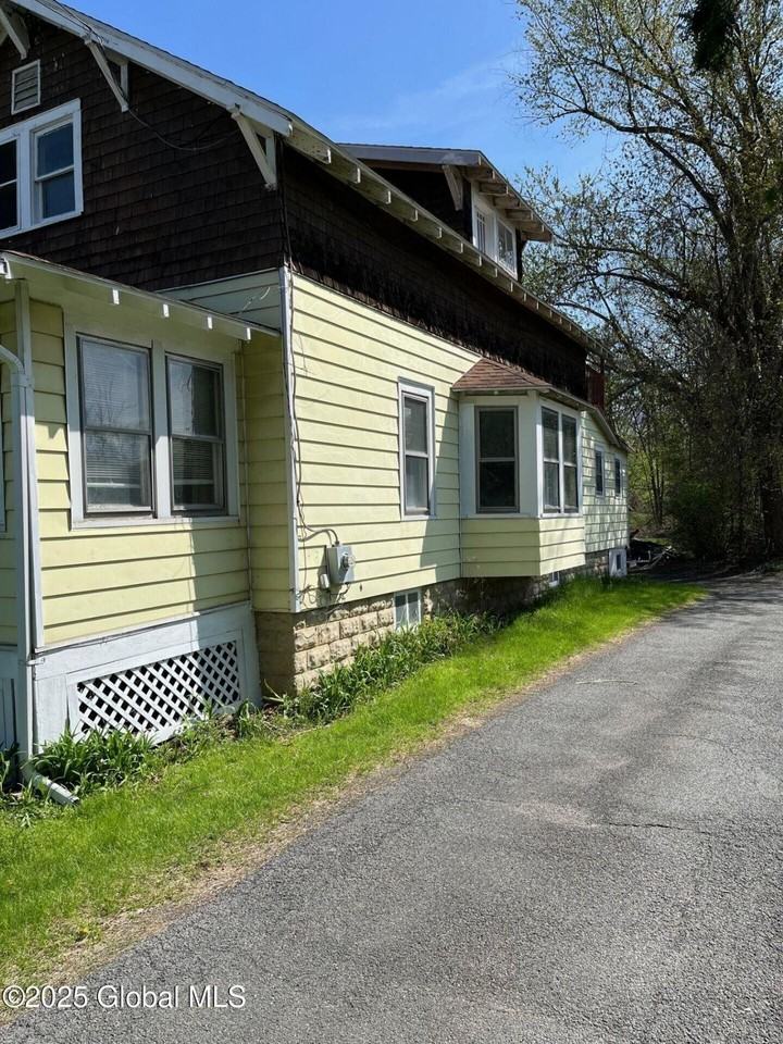 54 Main Ave - Photo 2 of 26