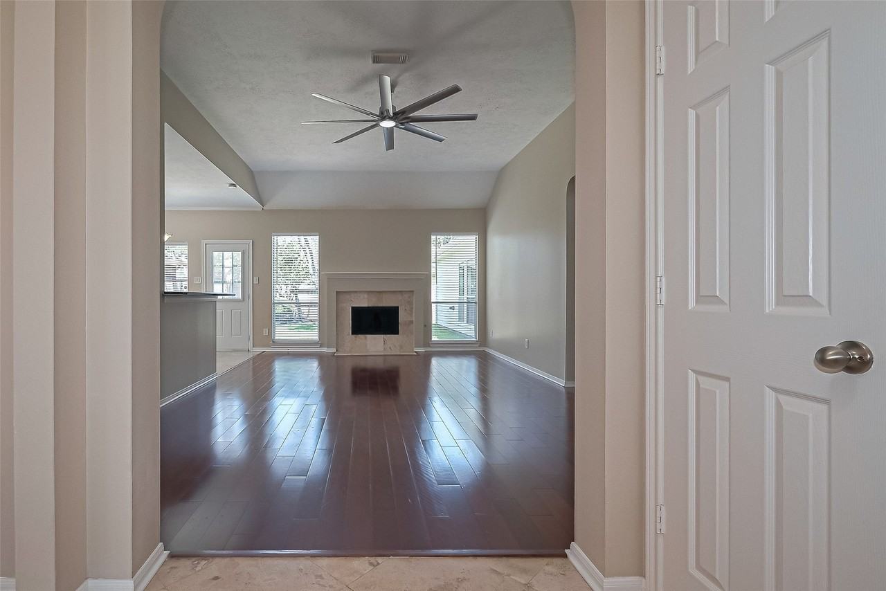 115 Lissa Ln - Photo 4 of 42