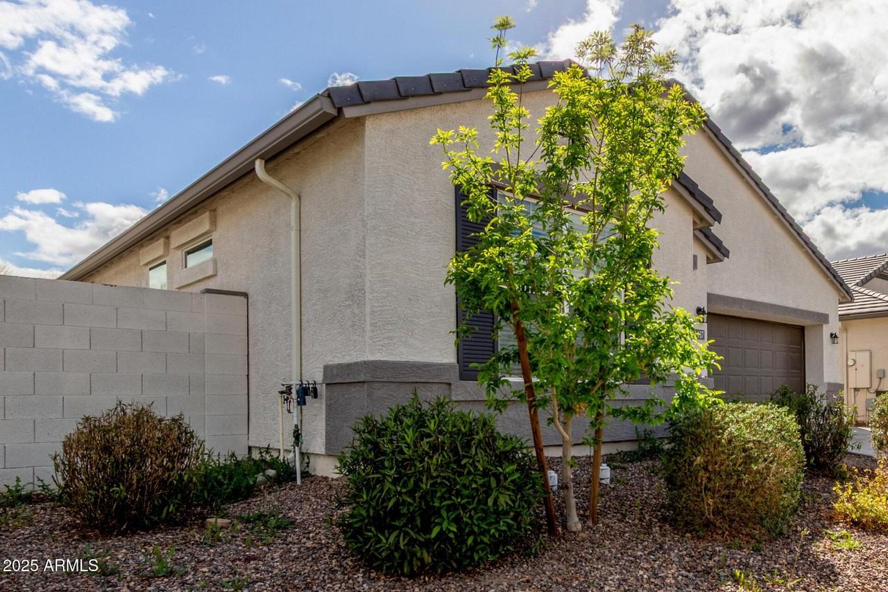 4437 W Magdalena Ln - Photo 4 of 42