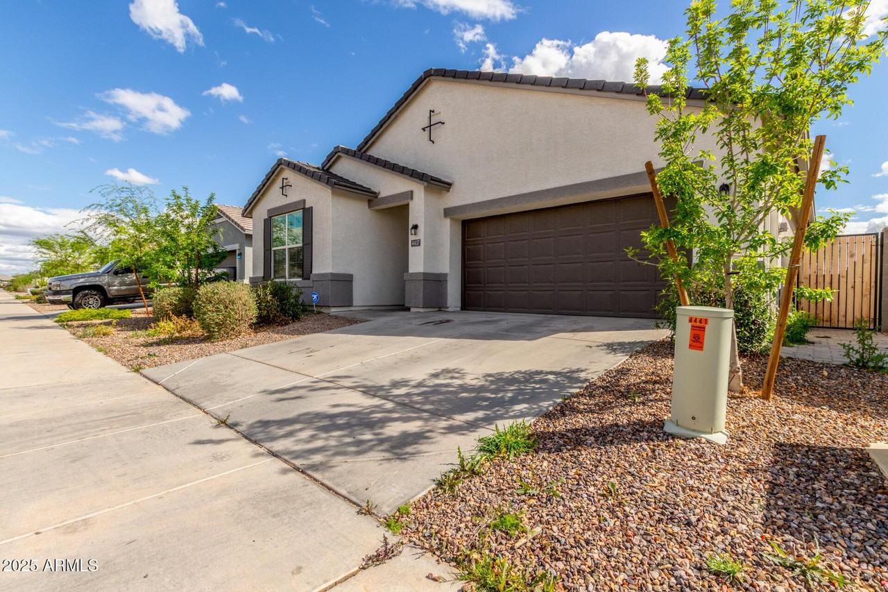 4437 W Magdalena Ln - Photo 5 of 42