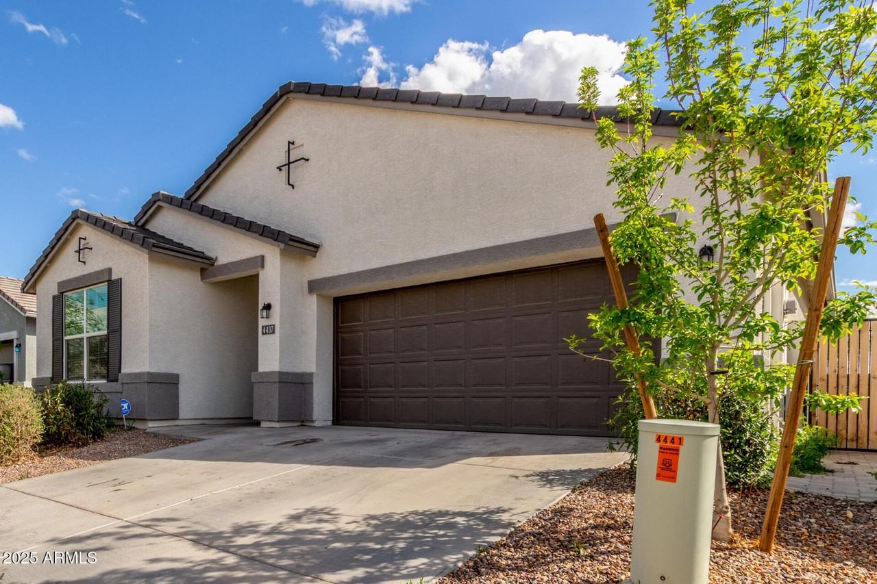 4437 W Magdalena Ln - Photo 6 of 42