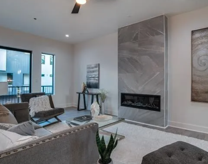422 West 9th Street #321 - Photo 5 of 9