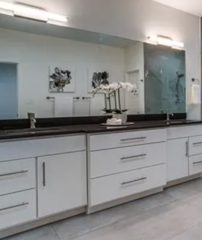 422 West 9th Street #321 - Photo 6 of 9