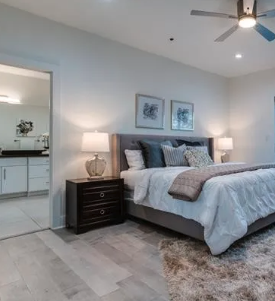422 West 9th Street #321 - Photo 7 of 9