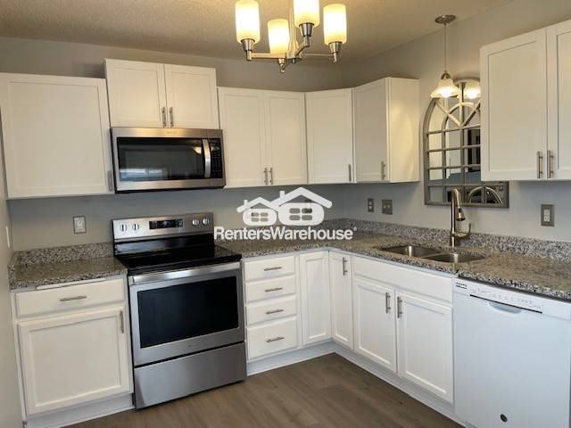 2541 Cobble Hill Ct #L - Photo 3 of 15