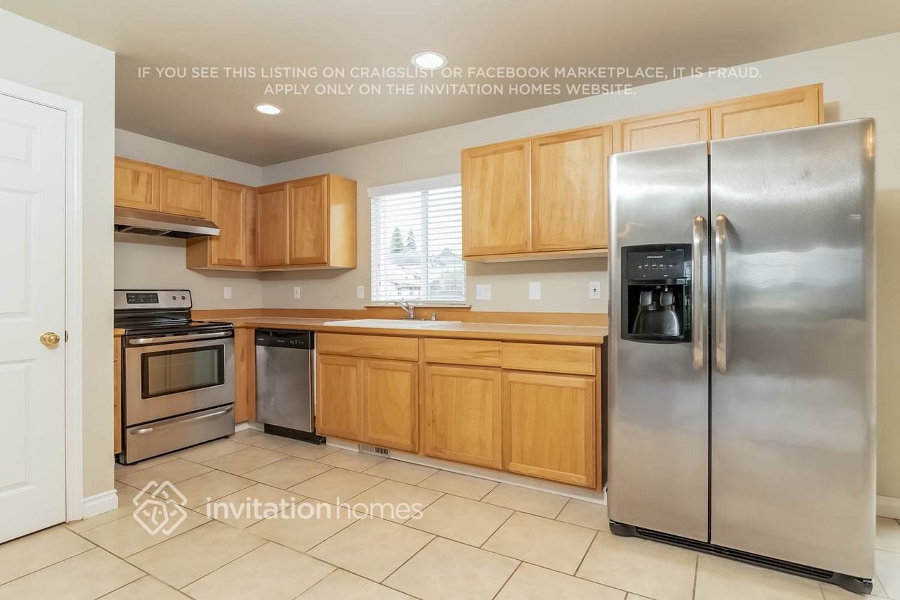 5109 60th Ave Ne - Photo 7 of 21