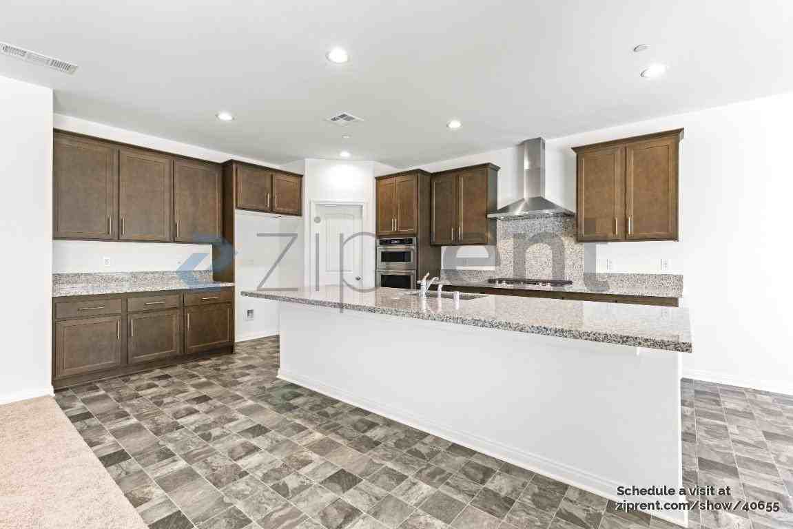 29695 Courage Ct - Photo 7 of 27