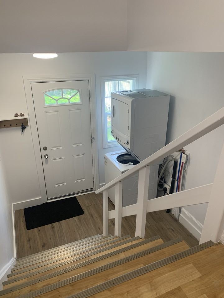 125 Peel Street, Upper Unit - Photo 2 of 19