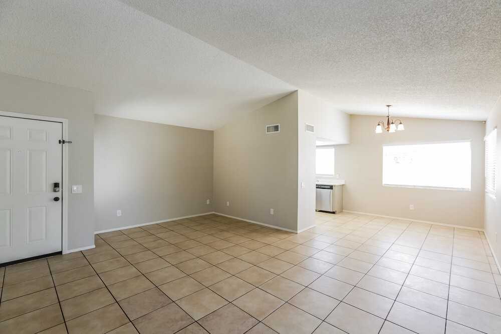 6933 W Nicolet Ave - Photo 4 of 16