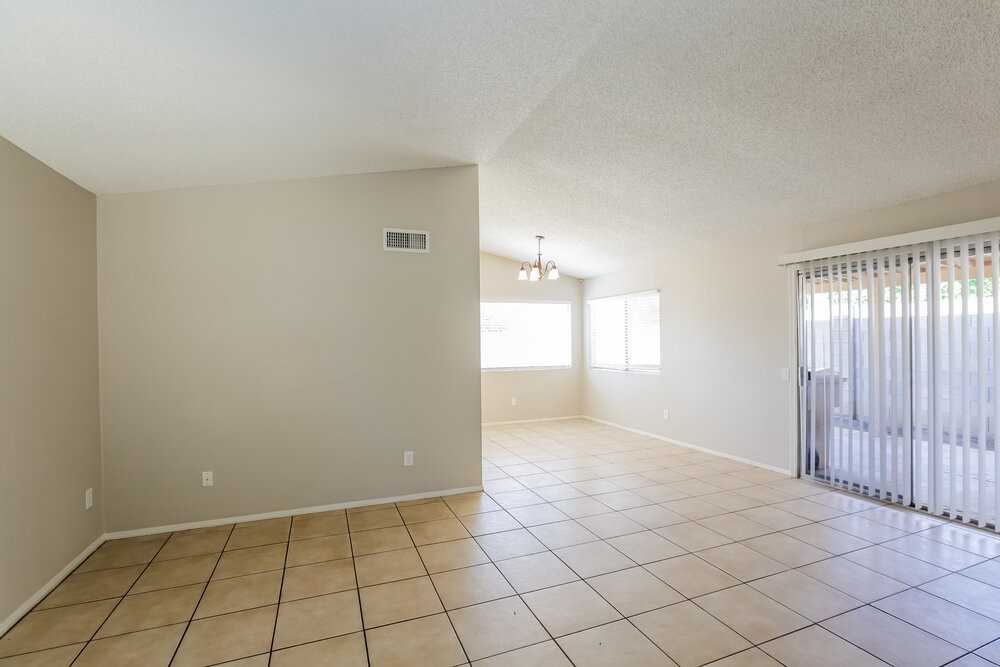 6933 W Nicolet Ave - Photo 6 of 16