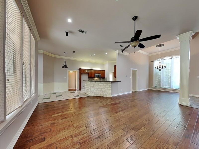 807 Heather Ln - Photo 2 of 20