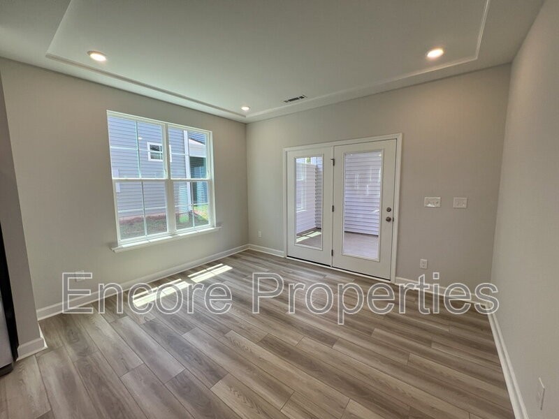 284 White Oak Garden Way - Photo 7 of 26