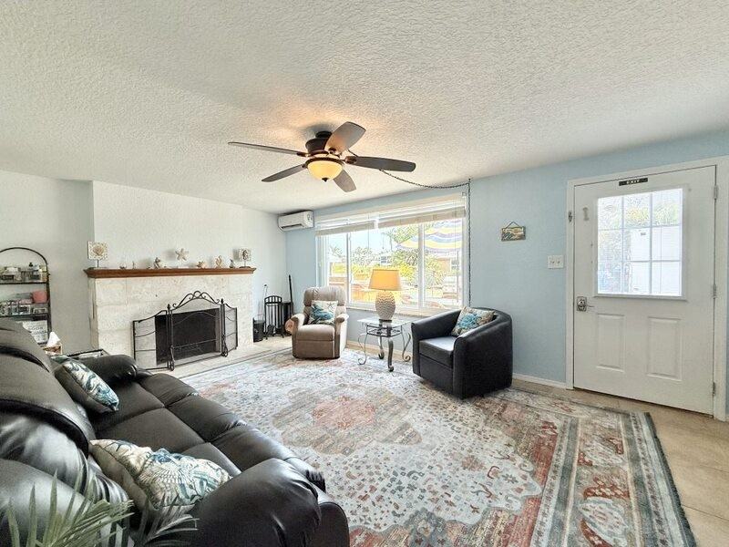 315 12th Ave - Photo 3 of 33