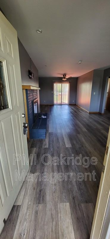 425 Heather St - Photo 2 of 10