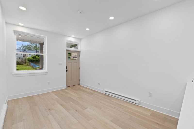 4503 N 19th St - Photo 4 of 50