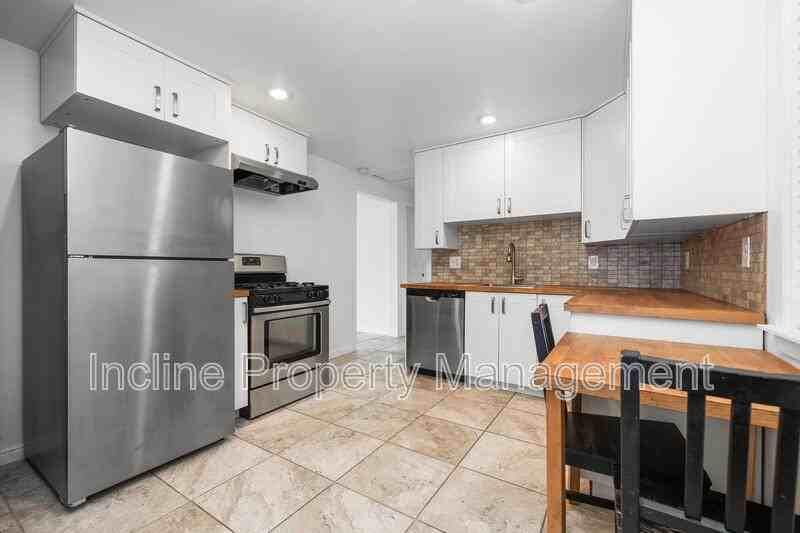 3911 Sw #A - Photo 3 of 12