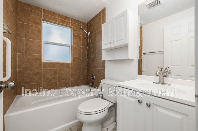 3911 Sw #A - Photo 7 of 12