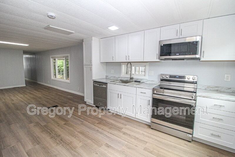 19505 129th Ave Ne - Photo 3 of 26