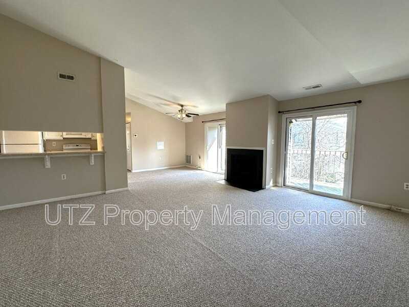 1111 Castle Harbour Way #3C - Photo 4 of 18