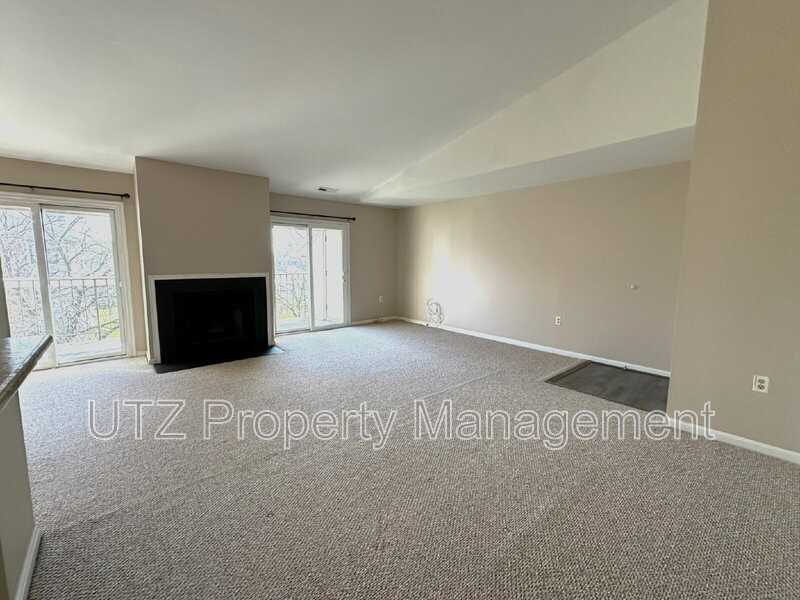 1111 Castle Harbour Way #3C - Photo 5 of 18
