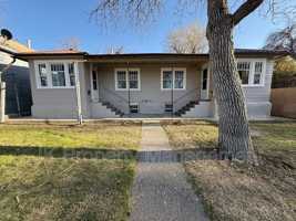 featured image of 1018 8th Ave S #B