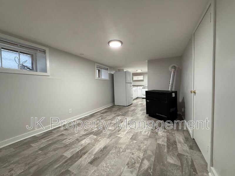 1018 8th Ave S #B - Photo 5 of 8