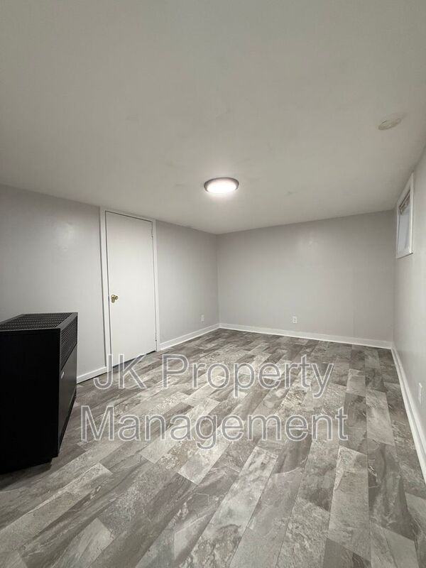 1018 8th Ave S #B - Photo 6 of 8