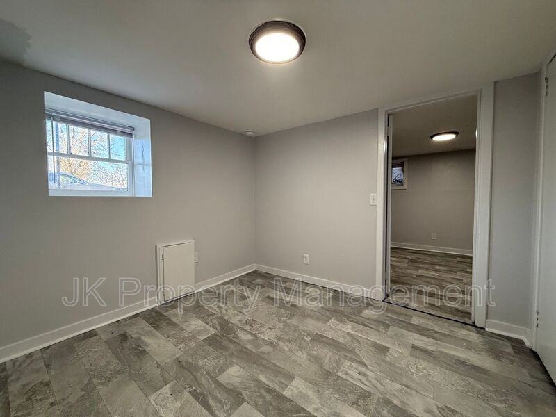 1018 8th Ave S #B - Photo 7 of 8
