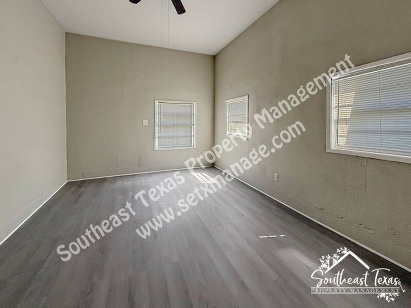 1709 Mcfaddin St #02 - Photo 3 of 12