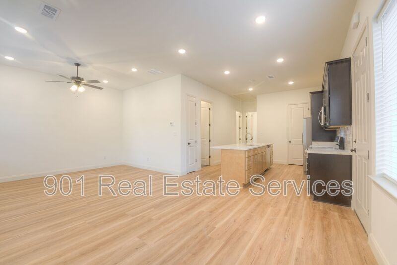 1010 N Parkway #102 - Photo 2 of 23