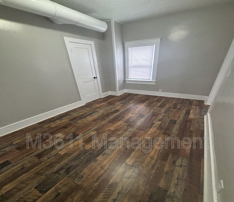 1108 1/2 Charleston St - Photo 2 of 6
