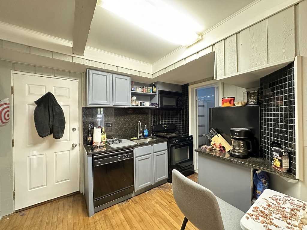 2141 W Webster Ave #BF - Photo 2 of 21
