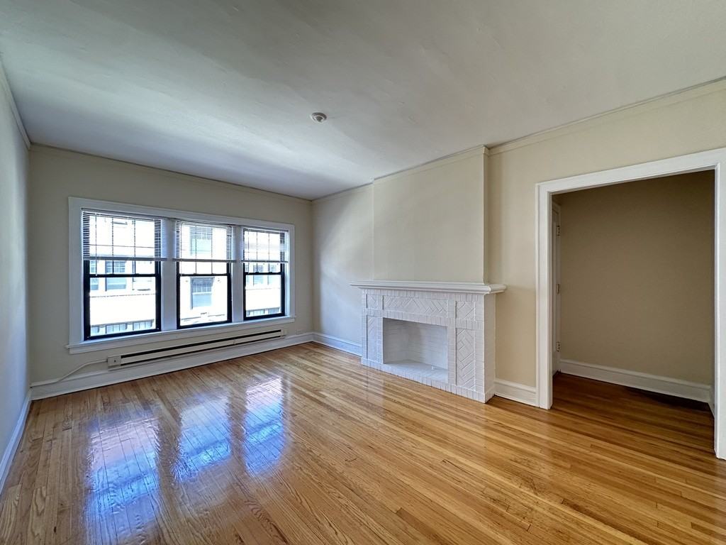 1315 Oak Ave #2J - Photo 7 of 21