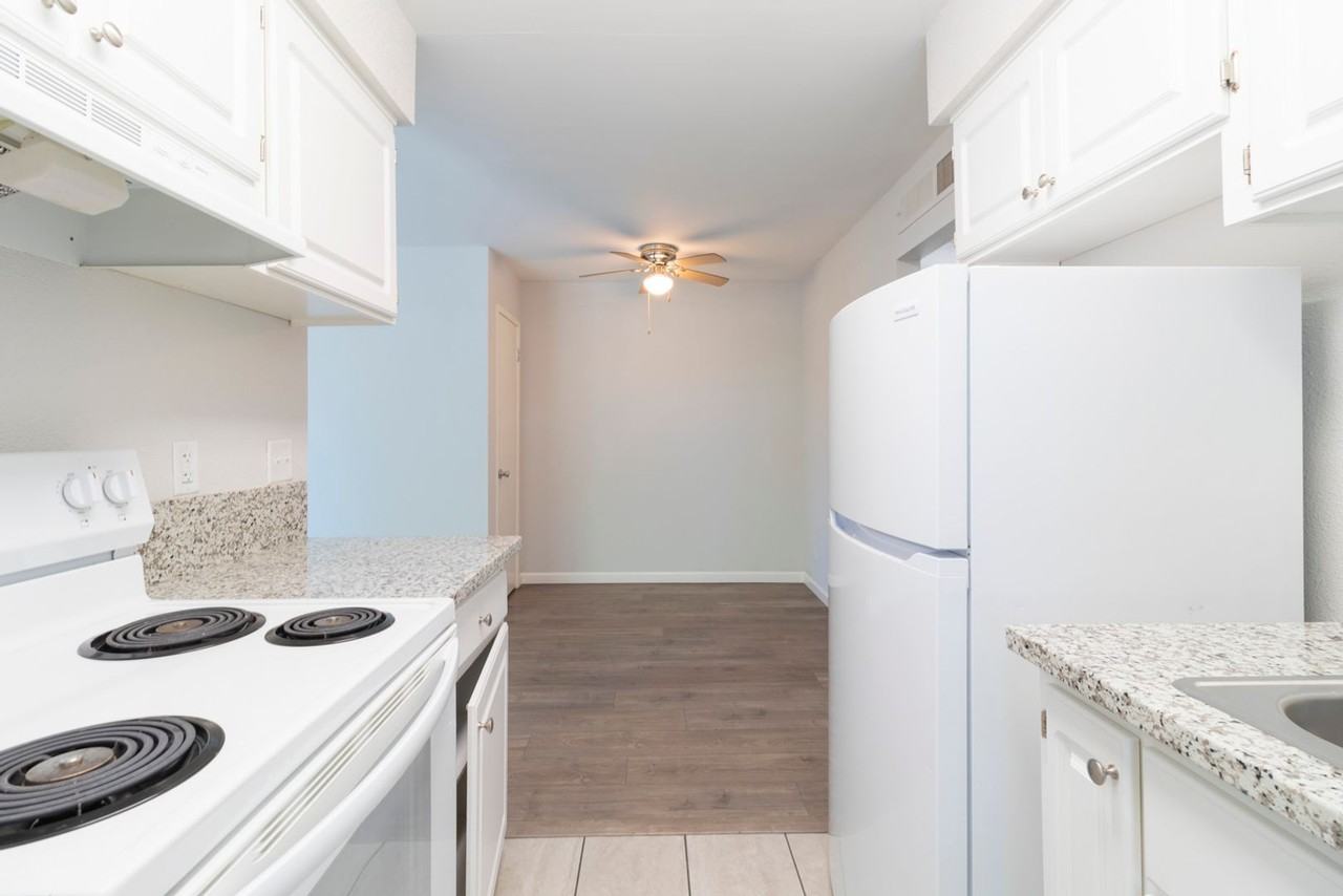 Pinewood Apartments - Photo 3 of 12