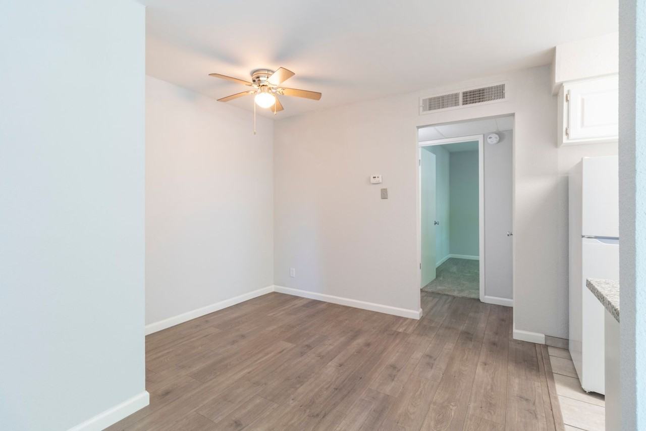 Pinewood Apartments - Photo 5 of 12