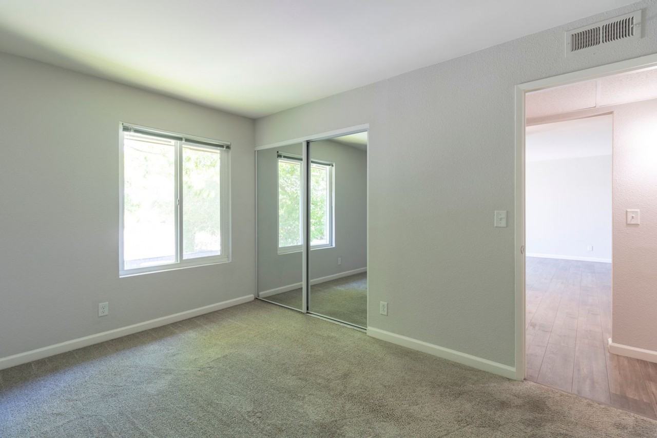 Pinewood Apartments - Photo 7 of 12