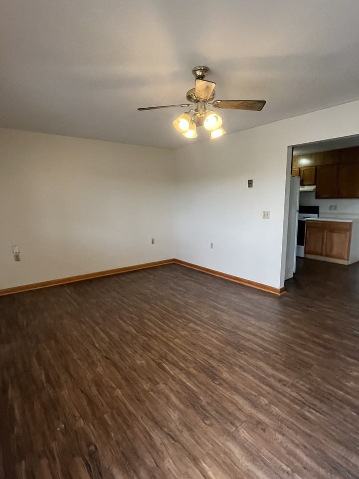 5448 Williamsport Pike 3 - Photo 3 of 10