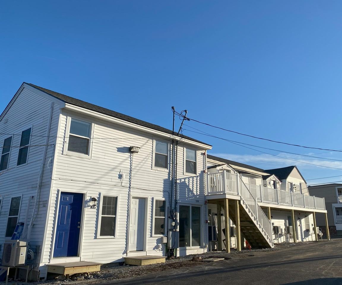 18 Imperial - Photo 3 of 11