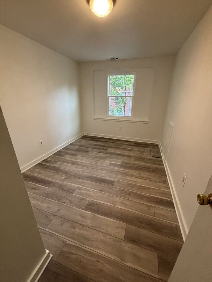 831-67 N 41st St - Photo 3 of 6