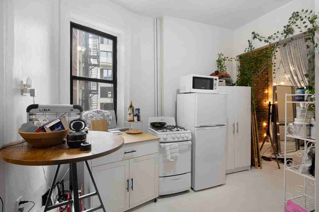 11 Stanton Street - Photo 4 of 9