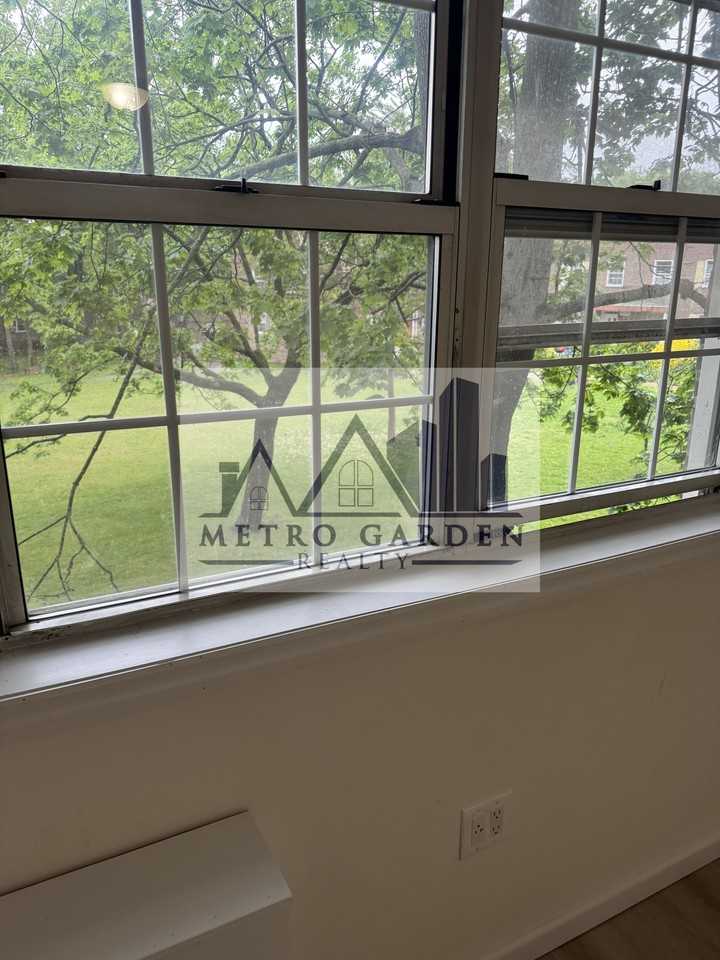 135-29 78th Avenue - Photo 3 of 27