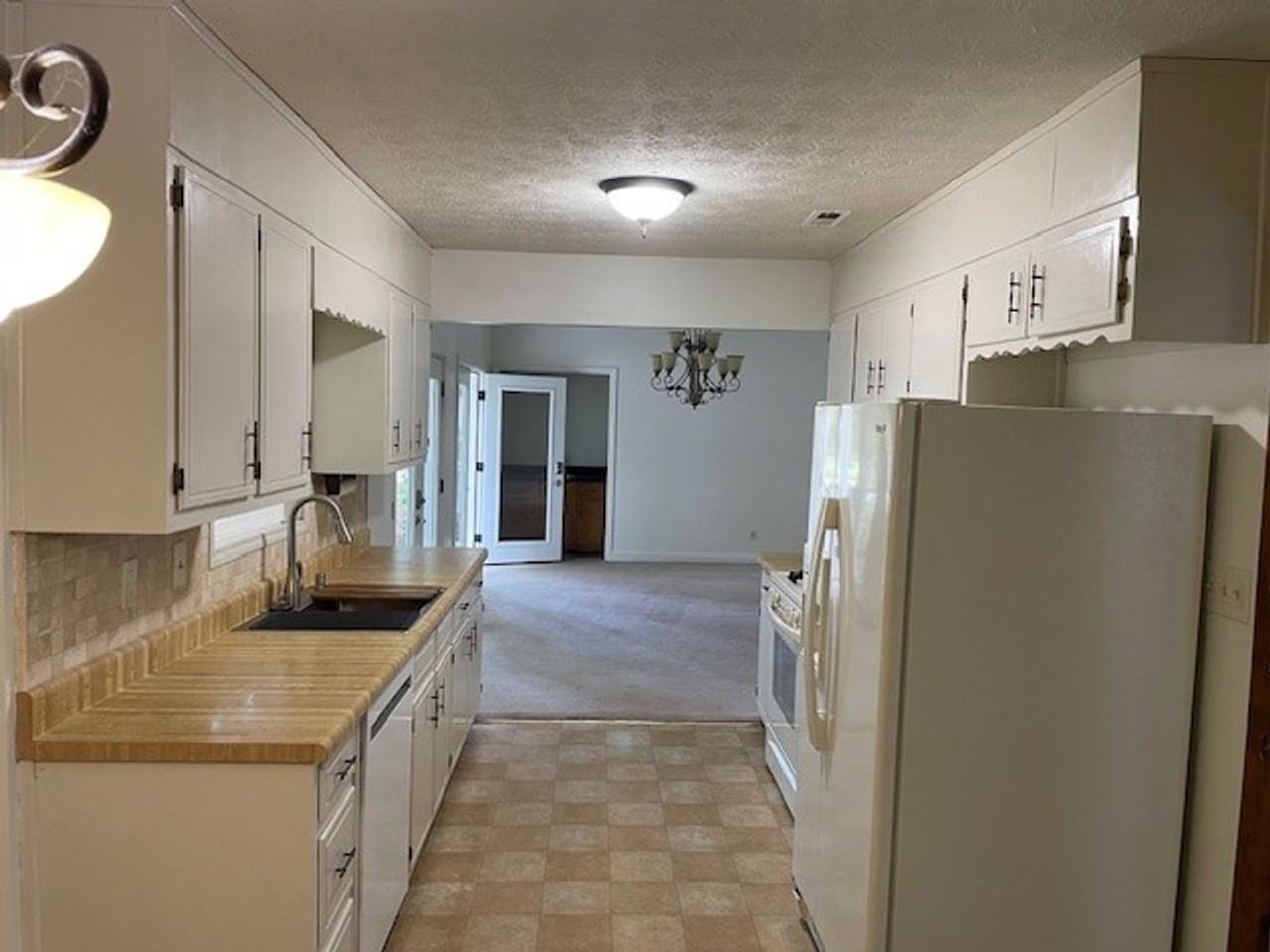 100 Sandown Dr - Photo 6 of 18