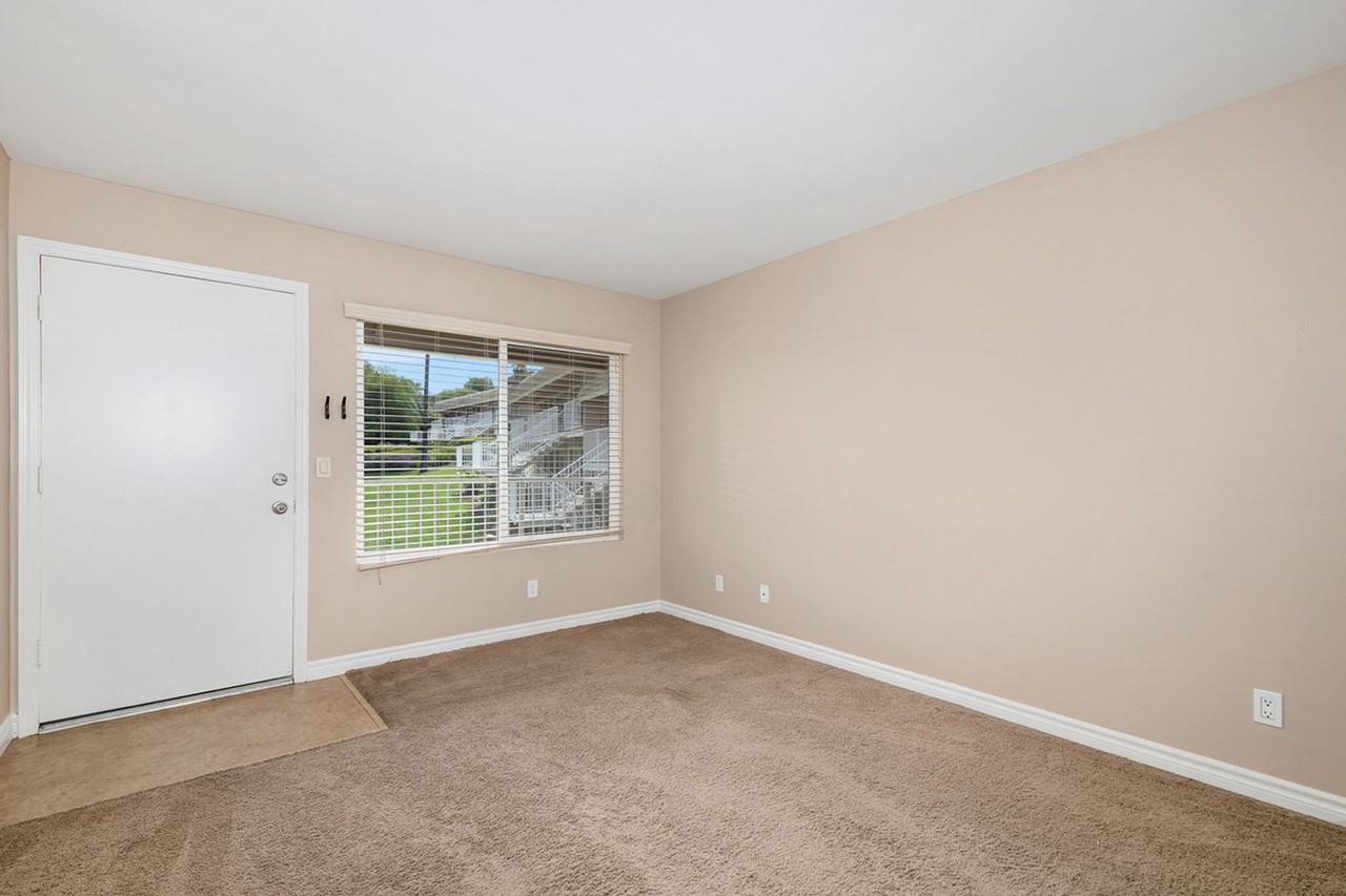 27725 Mountain Meadow Rd #32 - Photo 6 of 16