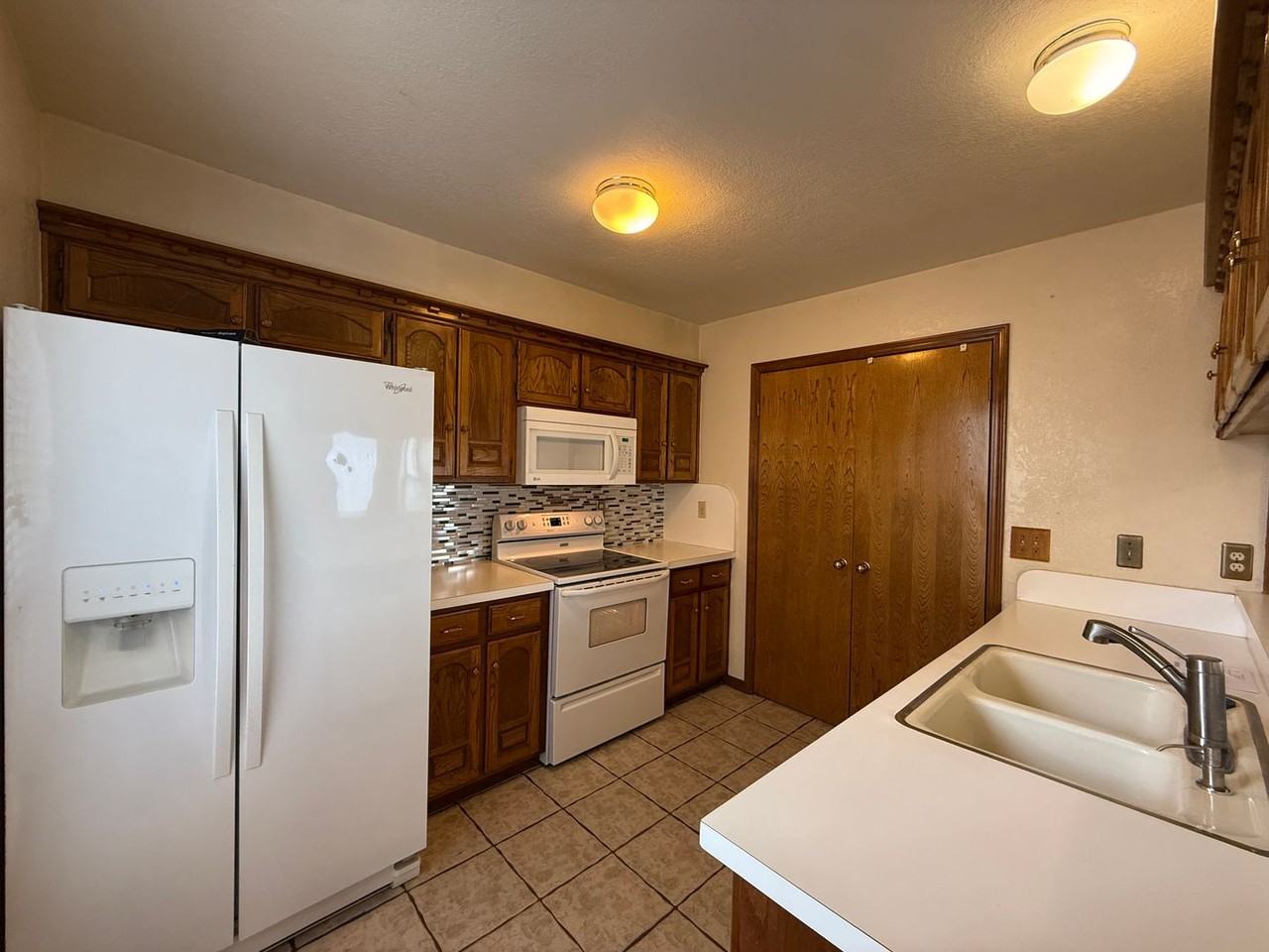 7332 Nw 101st St - Photo 2 of 18