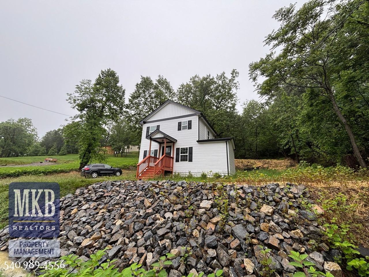 811 Montvue Rd - Photo 5 of 50