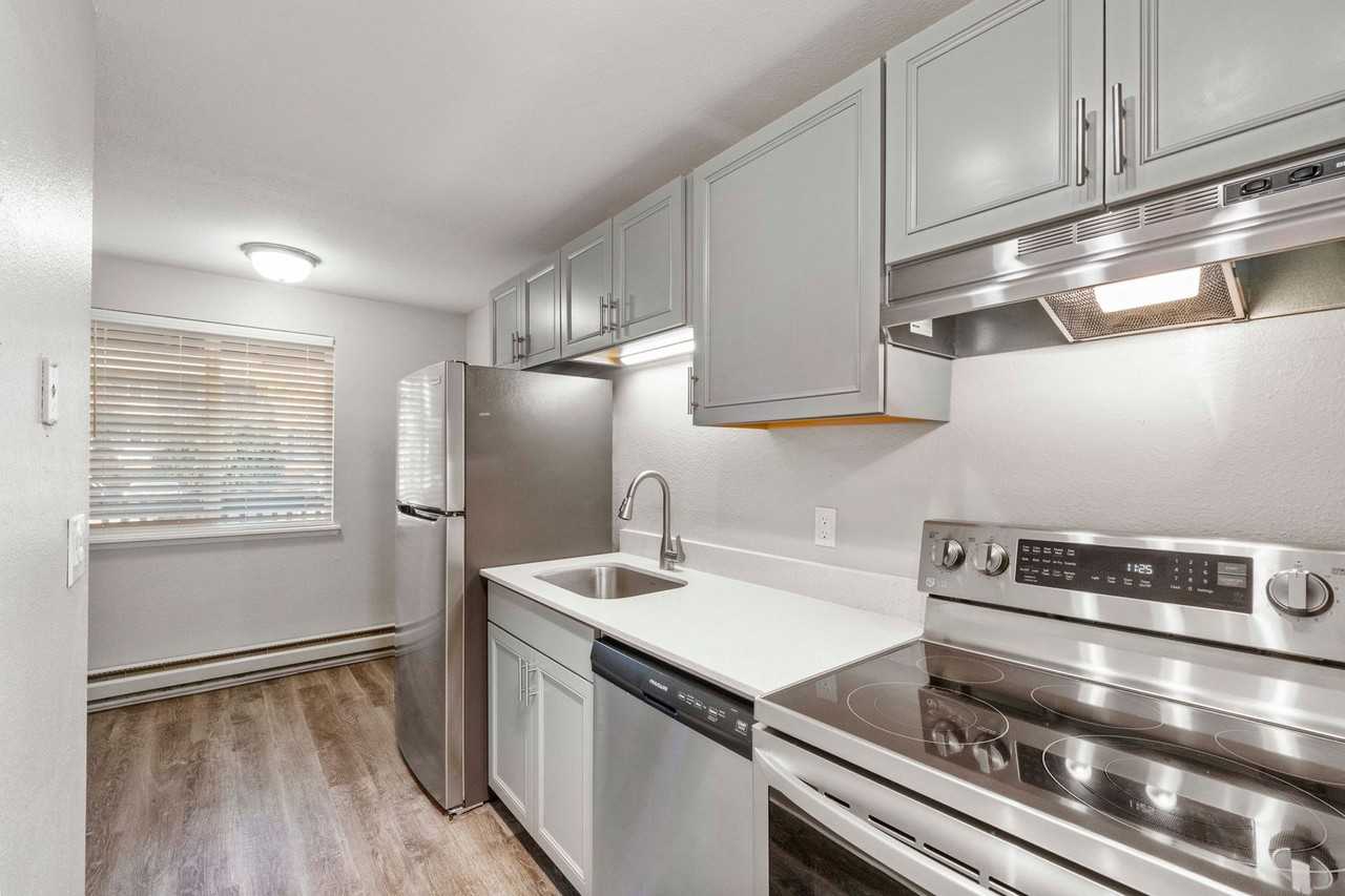 Canyon Ridge Apartments - Photo 3 of 23