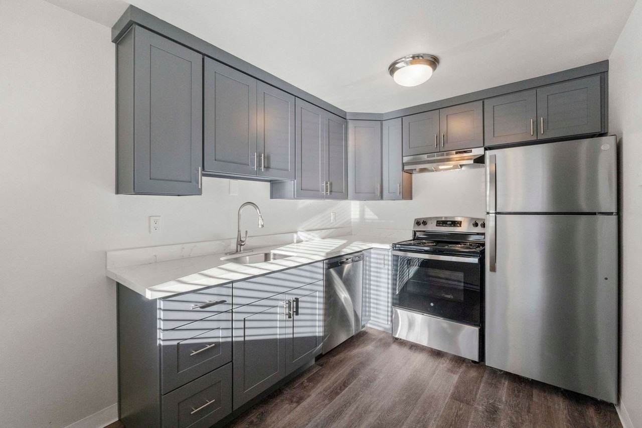 Canyon Ridge Apartments - Photo 4 of 23