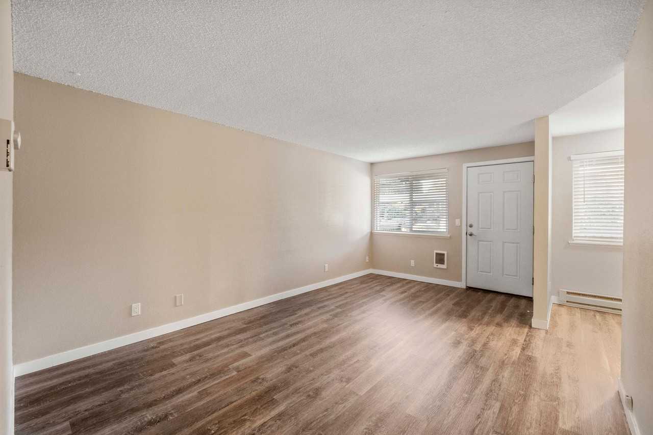 Canyon Ridge Apartments - Photo 6 of 23