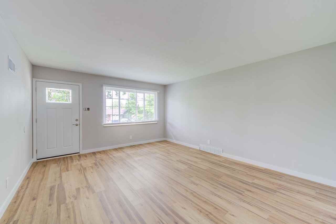 2387 Ridgecrest Dr - Photo 5 of 20